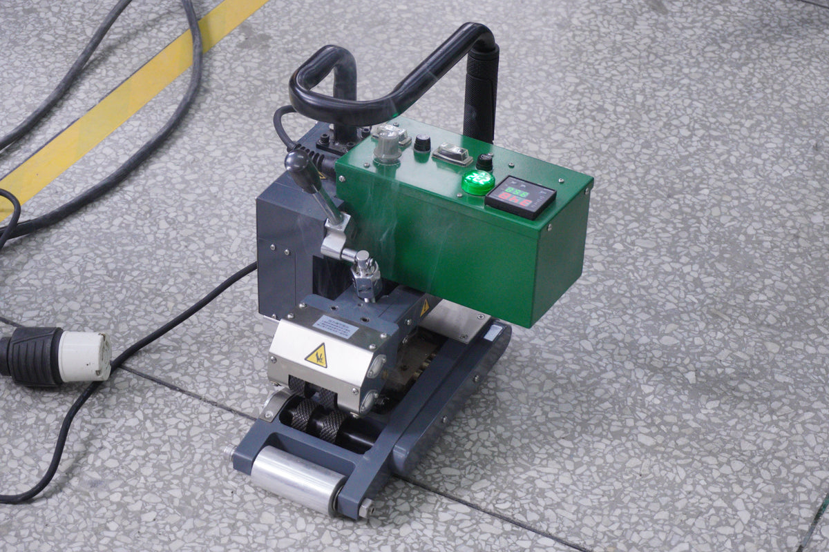 What Jobsite Conditions Affect Geomembrane Wedge Welder Selection?