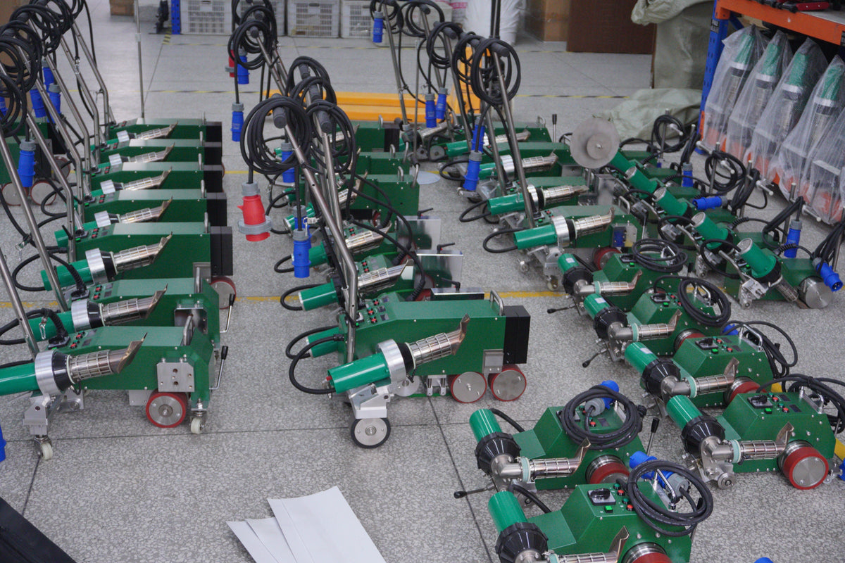 Weldy Roof40 vs Weissenberg RWP1: Which Automatic Roofing Welder Fits Your Project?